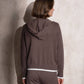 Completo in maglia due pezzi con felpa zip e pantaloni
