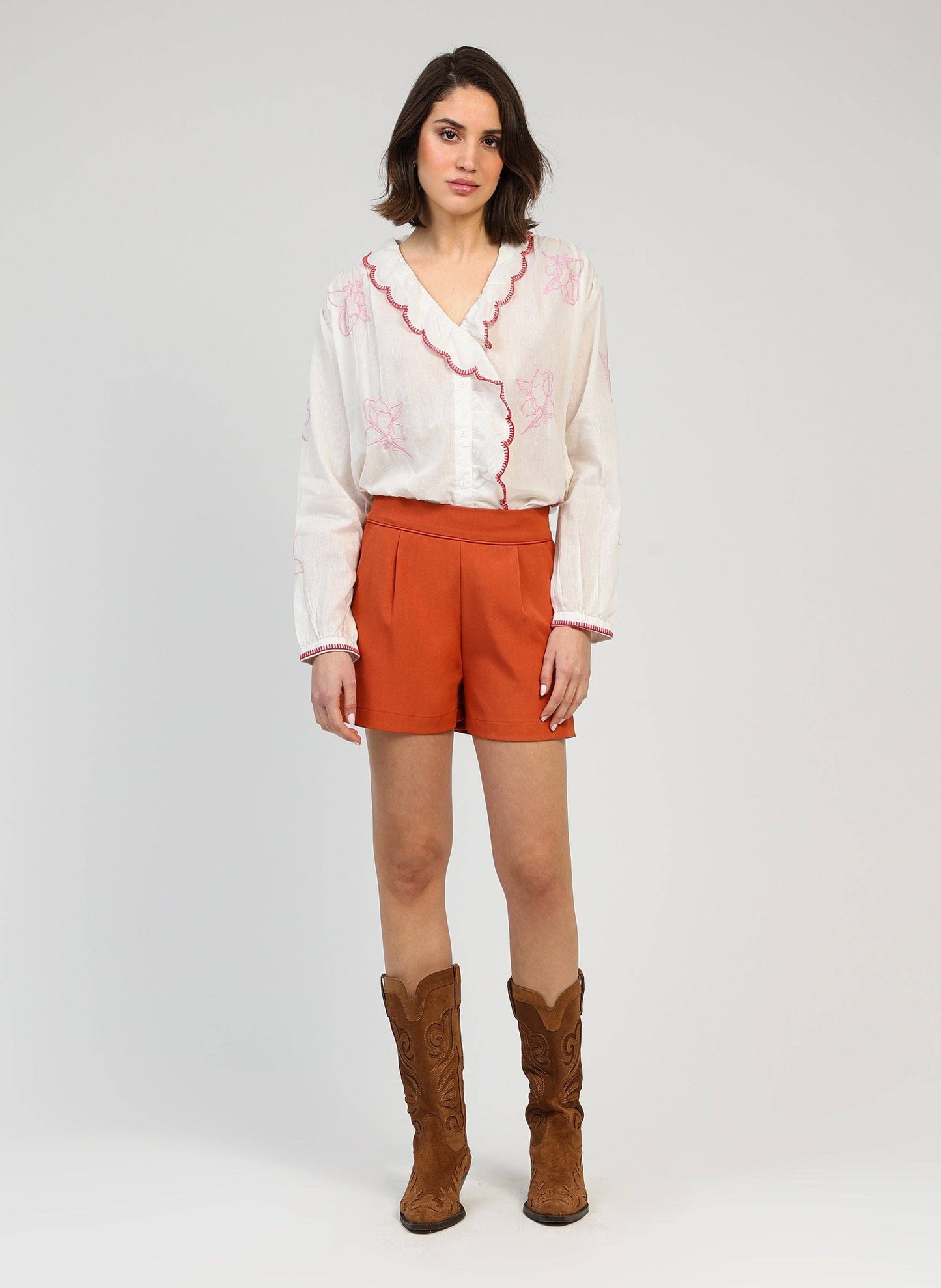 Camicia blusa Soumila écru ricamata in voile di cotone