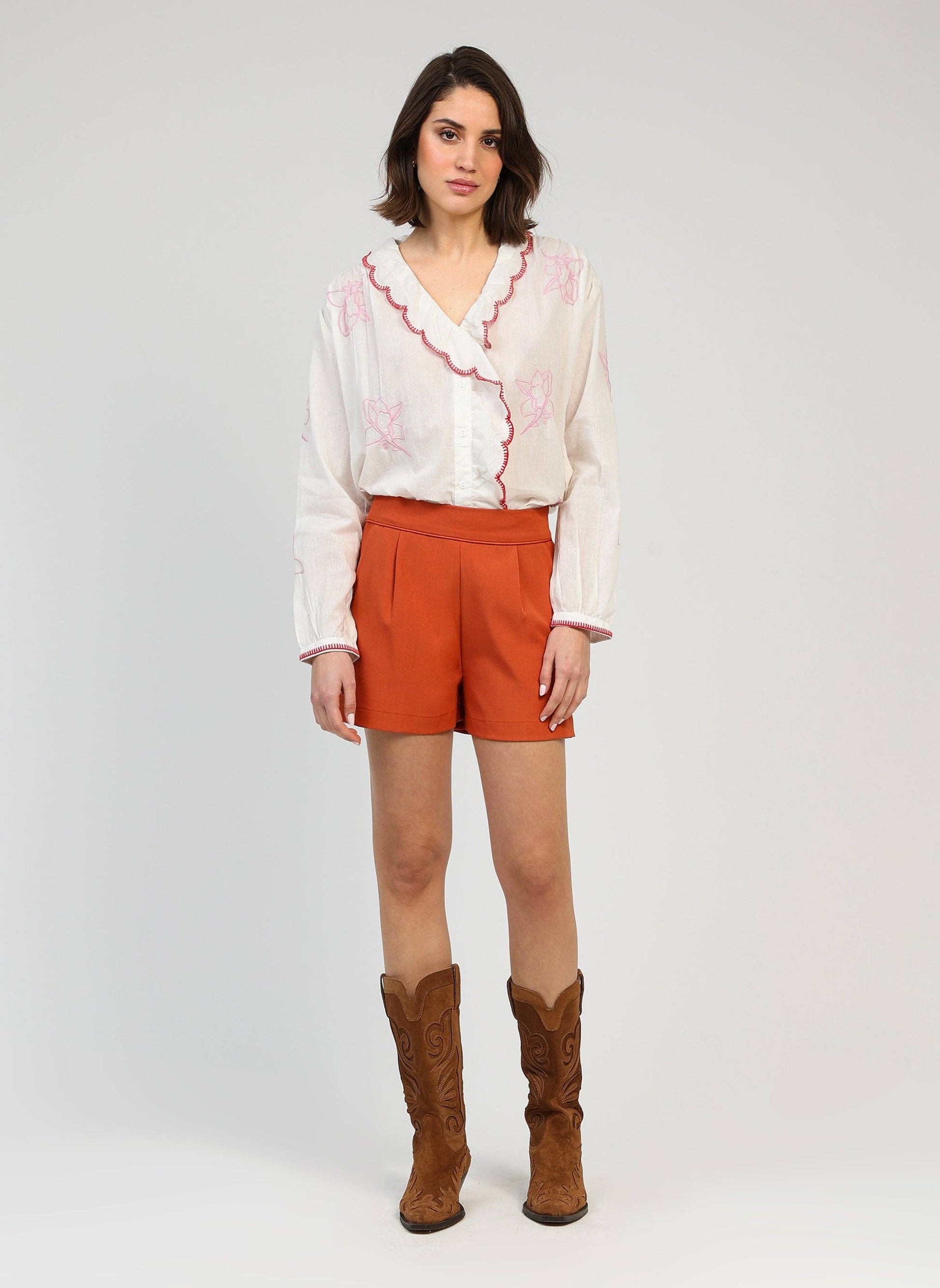 Camicia blusa Soumila écru ricamata in voile di cotone