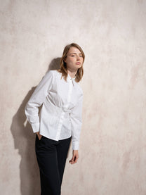 Tunica camicia bianca in cotone con taglio aderente