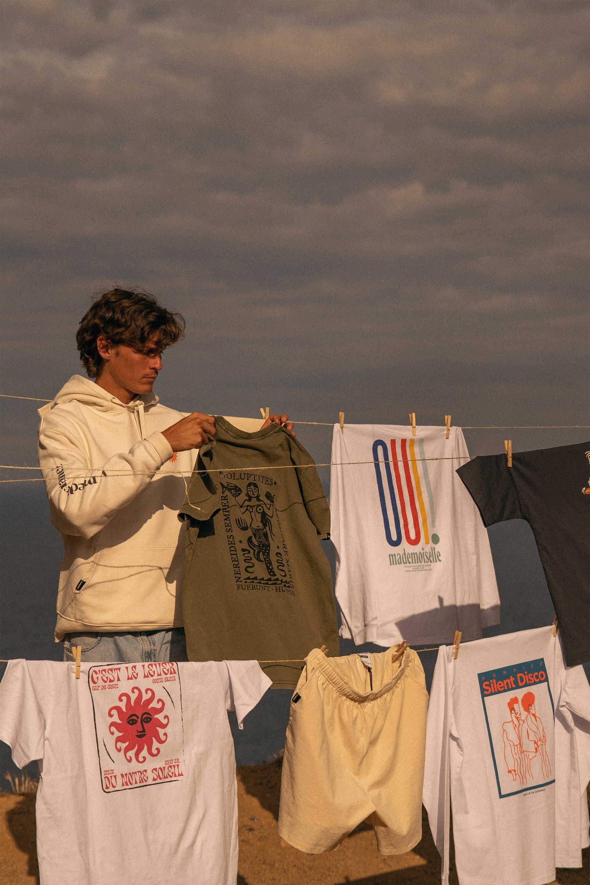 T-shirt a maniche lunghe “Oui” in cotone biologico