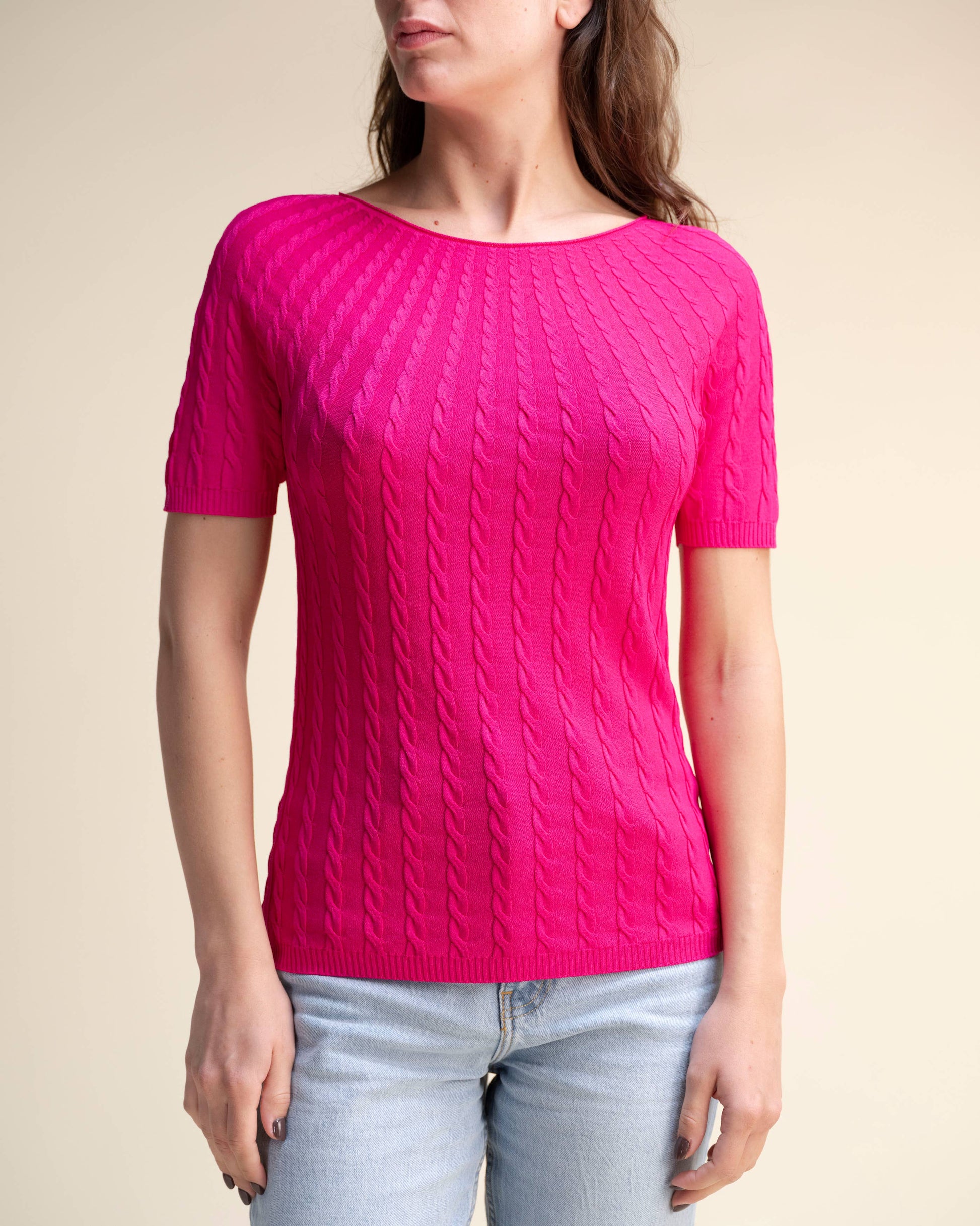 Top in maglia a trecce a maniche corte