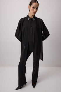 Camicia in chiffon con colletto gioiello