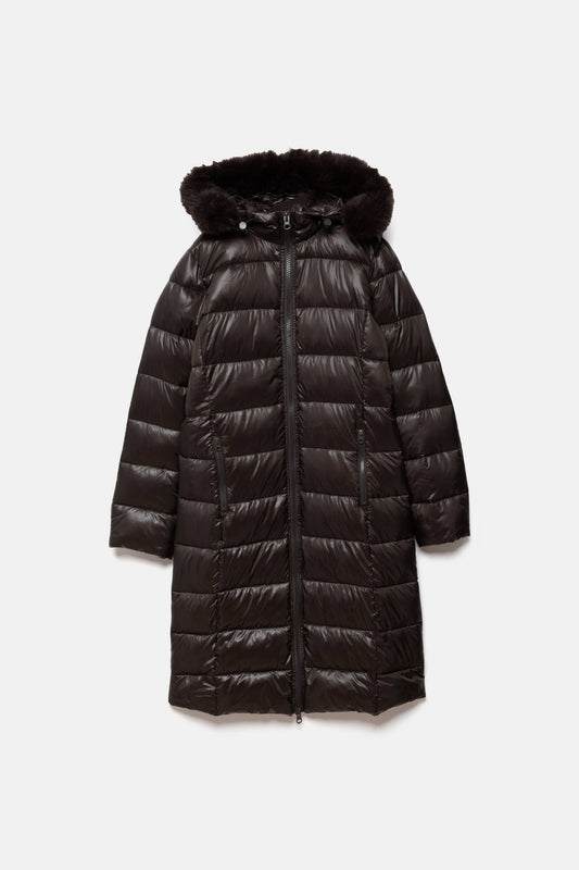 Cappotto lungo imbottito con cappuccio e bordatura in eco-pelliccia