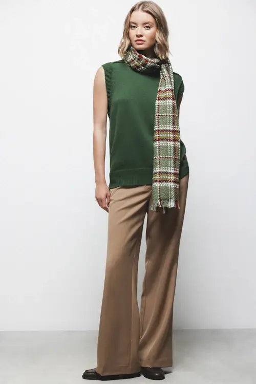 Pantaloni dritti minimal con tasche oblique