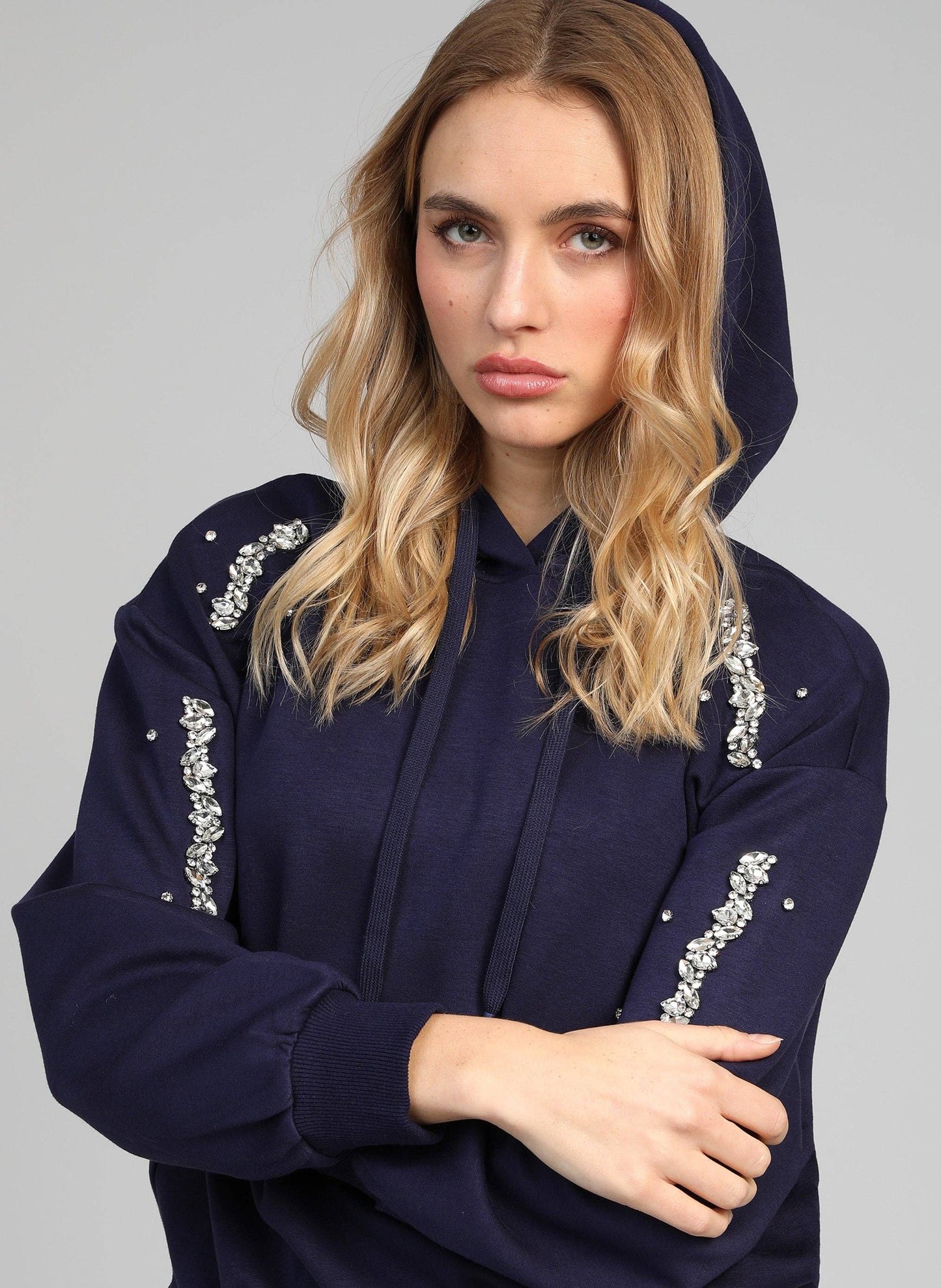 Felpa con cappuccio blu navy con strass