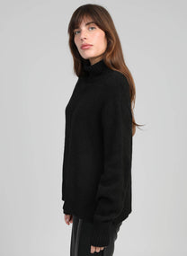Maglione dolcevita nero morbido