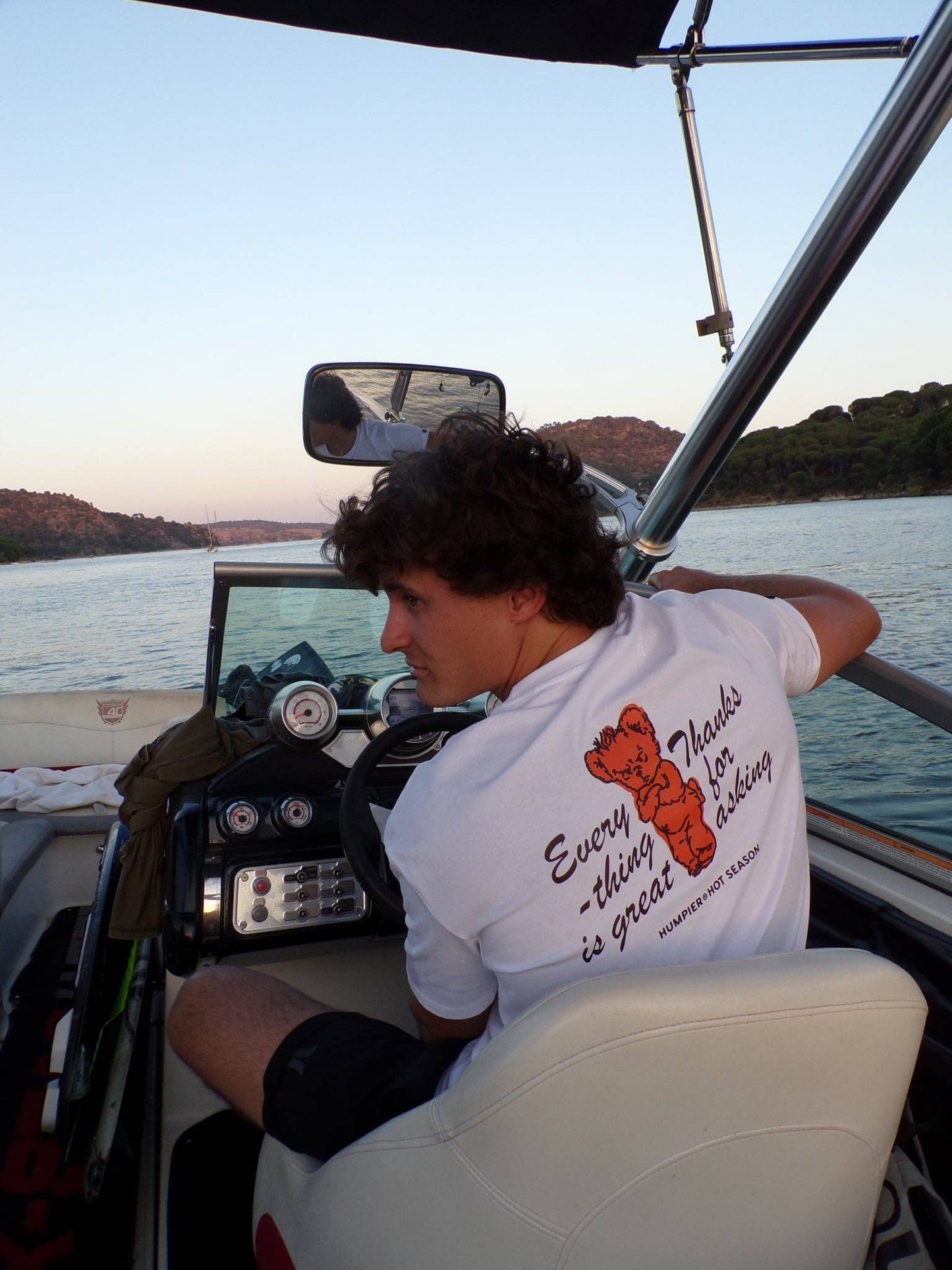 T-shirt bianca con stampa e orsetto