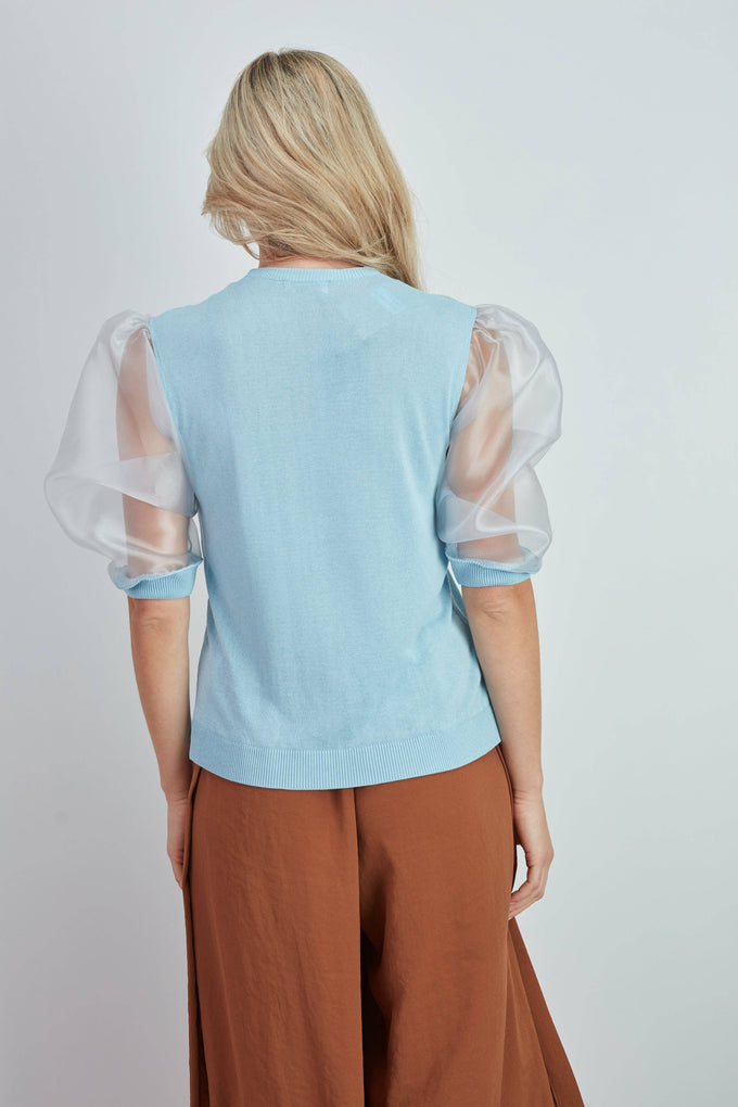 Top in viscosa con maniche in organza