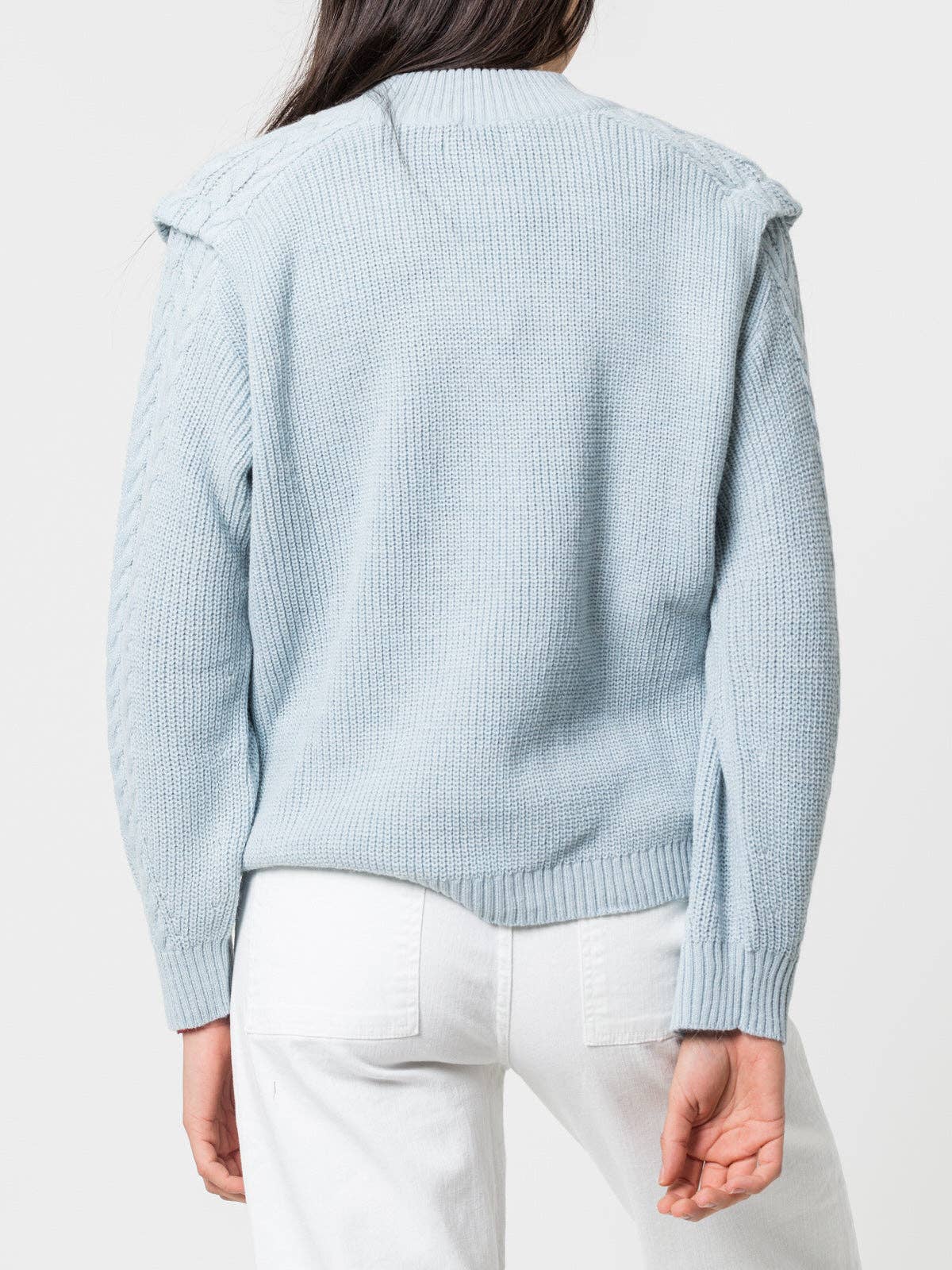Maglione in maglia con trecce e spalle strutturate