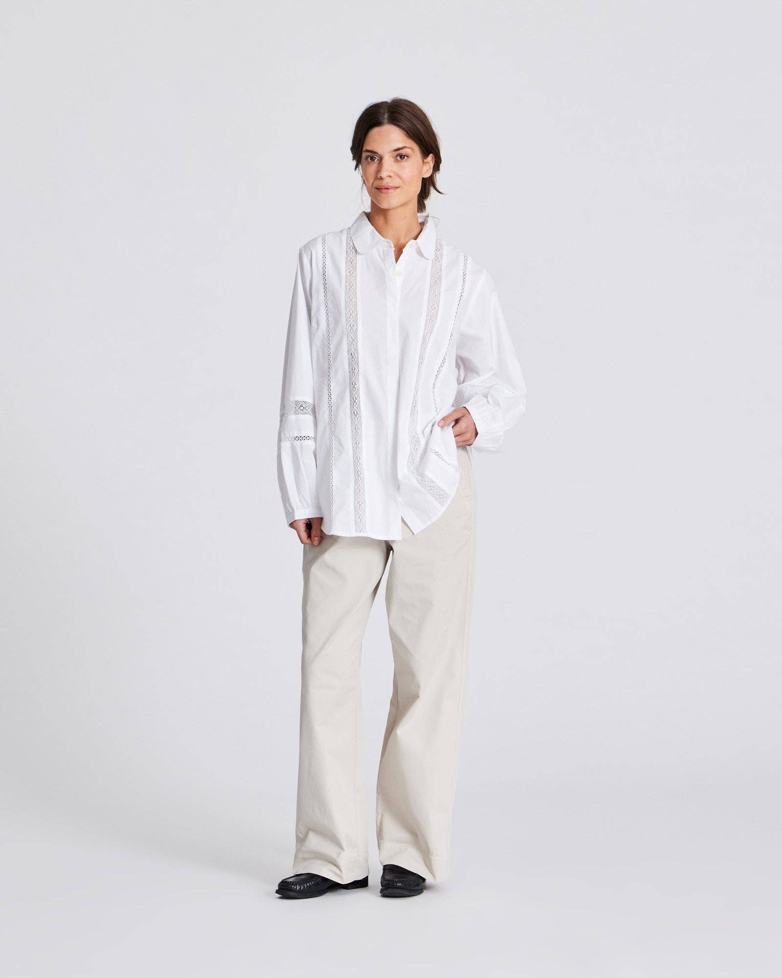 Camicia in popeline di cotone biologico con dettagli in pizzo