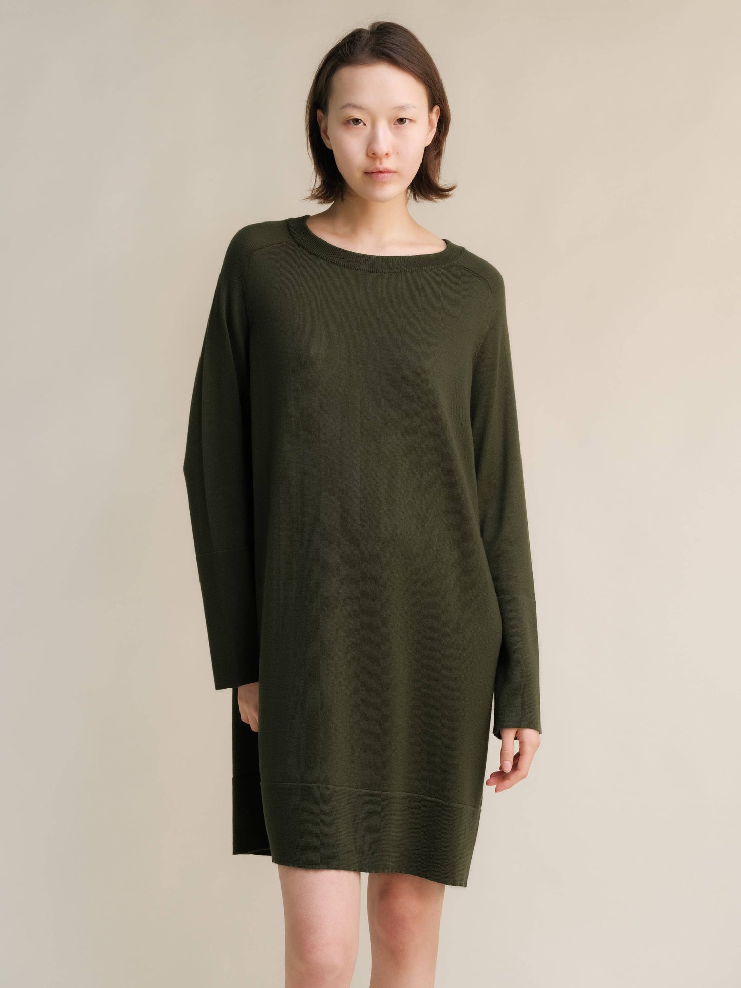 Abito midi girocollo in lana merino extrafine
