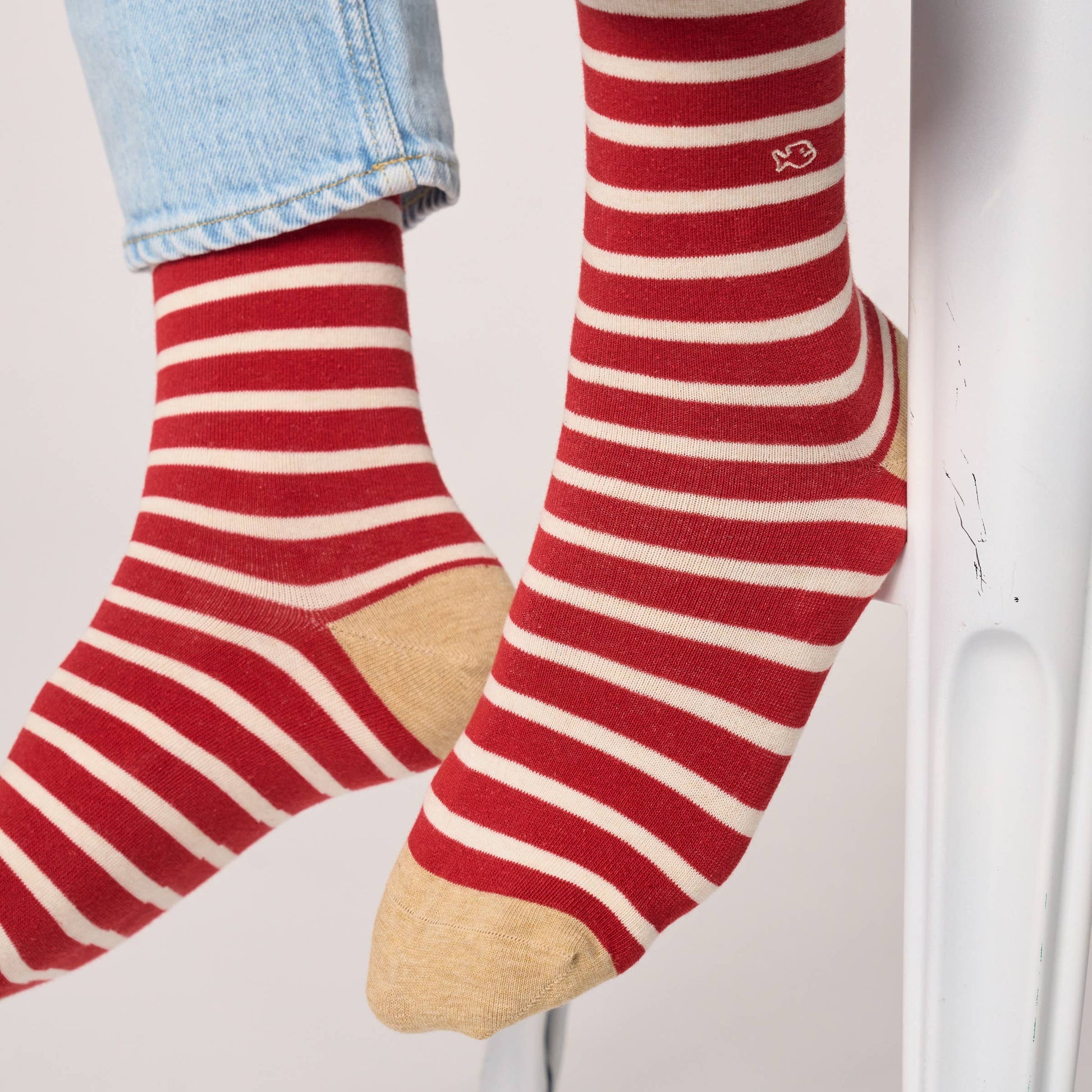 Calzini in cotone pettinato a righe larghe rosso e beige