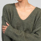 Maglione oversize Livya verde militare con scollo a V