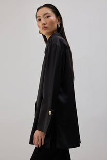 Camicia in raso con polsini ampi