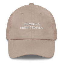 Cappellino da baseball ricamato "Faccio yoga e bevo tequila"