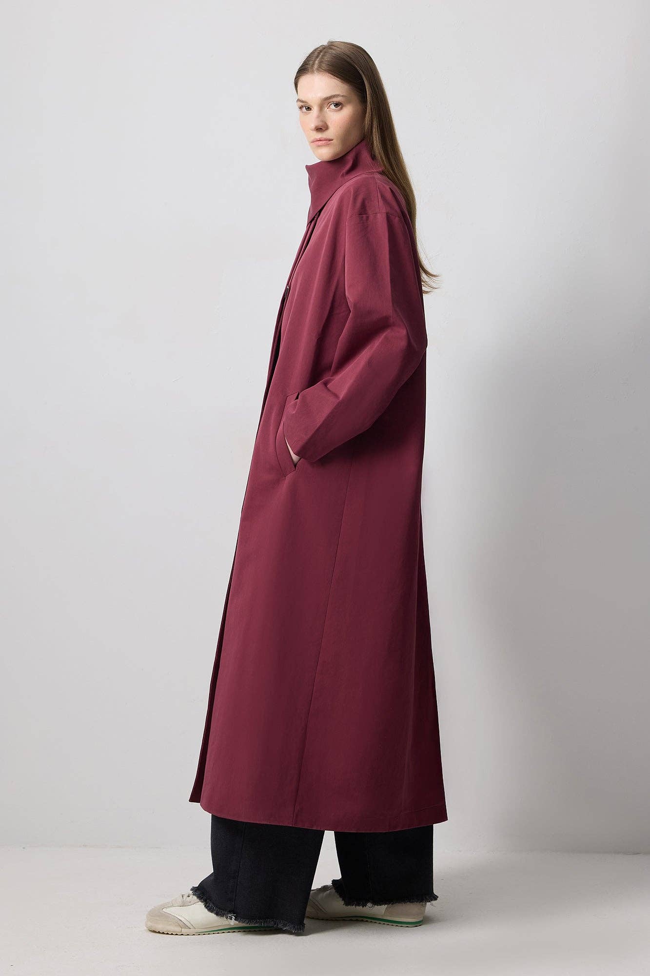 Trench coat lungo con sciarpa in misto cotone