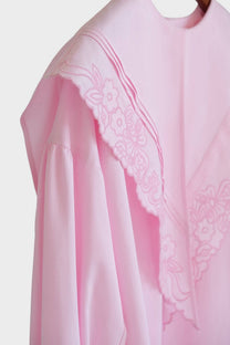 Tunica rosa con maxi colletto ricamato