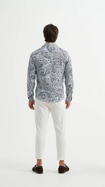 Camicia slim fit elasticizzata blu con stampa paisley