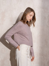Maglia girocollo cropped in maglia morbida