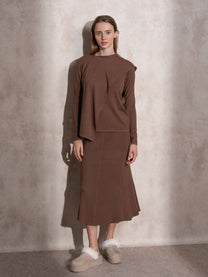 Maglione in maglia con sciarpa abbinata