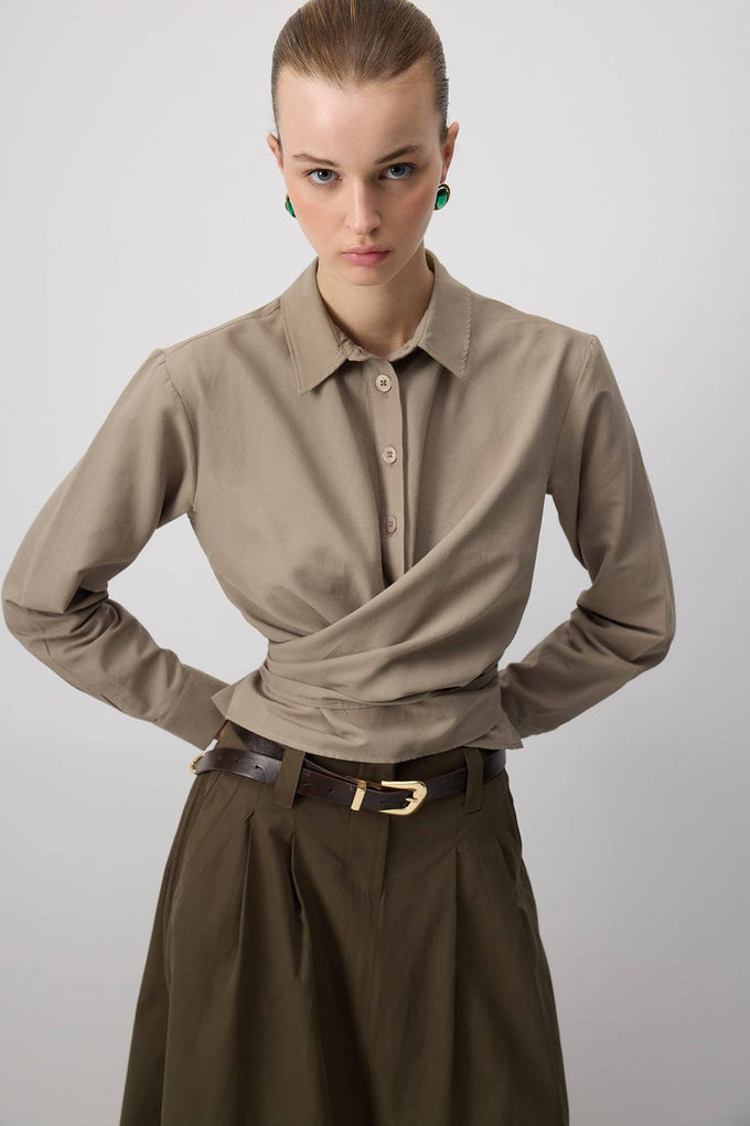 Camicia avvolgente in popeline di cotone color visone