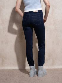 Jeans donna vita alta a gamba dritta in denim stretch