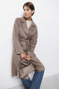 Cappotto doppiopetto con cintura