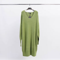 Abito in maglia con scollo a V