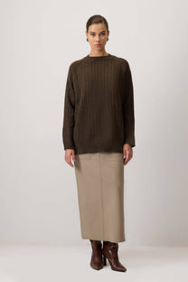 Maglione a costine girocollo marrone