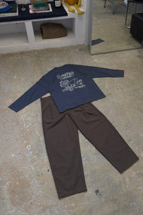 Pantaloni chino marroni relaxed fit con pinces
