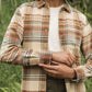 Camicia slim a quadri color latte con tasca