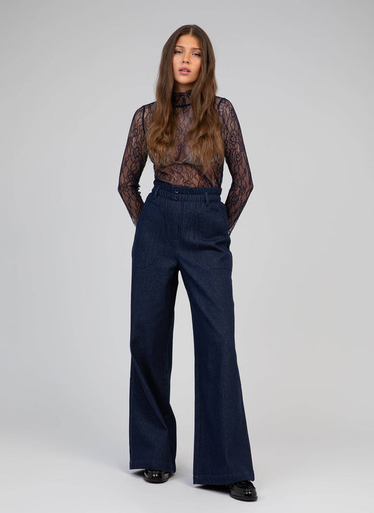 Top in pizzo a collo alto blu marino