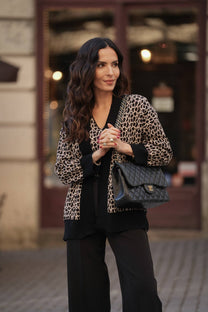 Maglia animalier con scollo a V