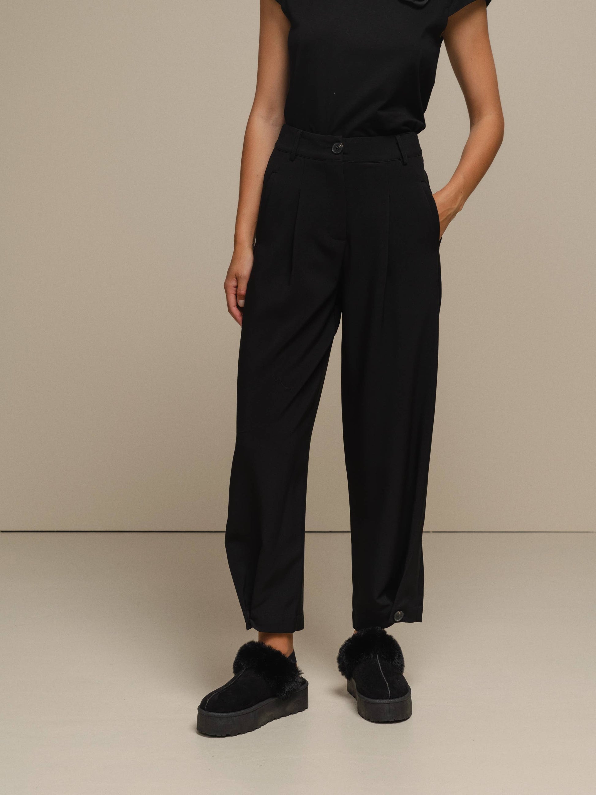 Pantaloni sartoriali donna a vita alta con pieghe