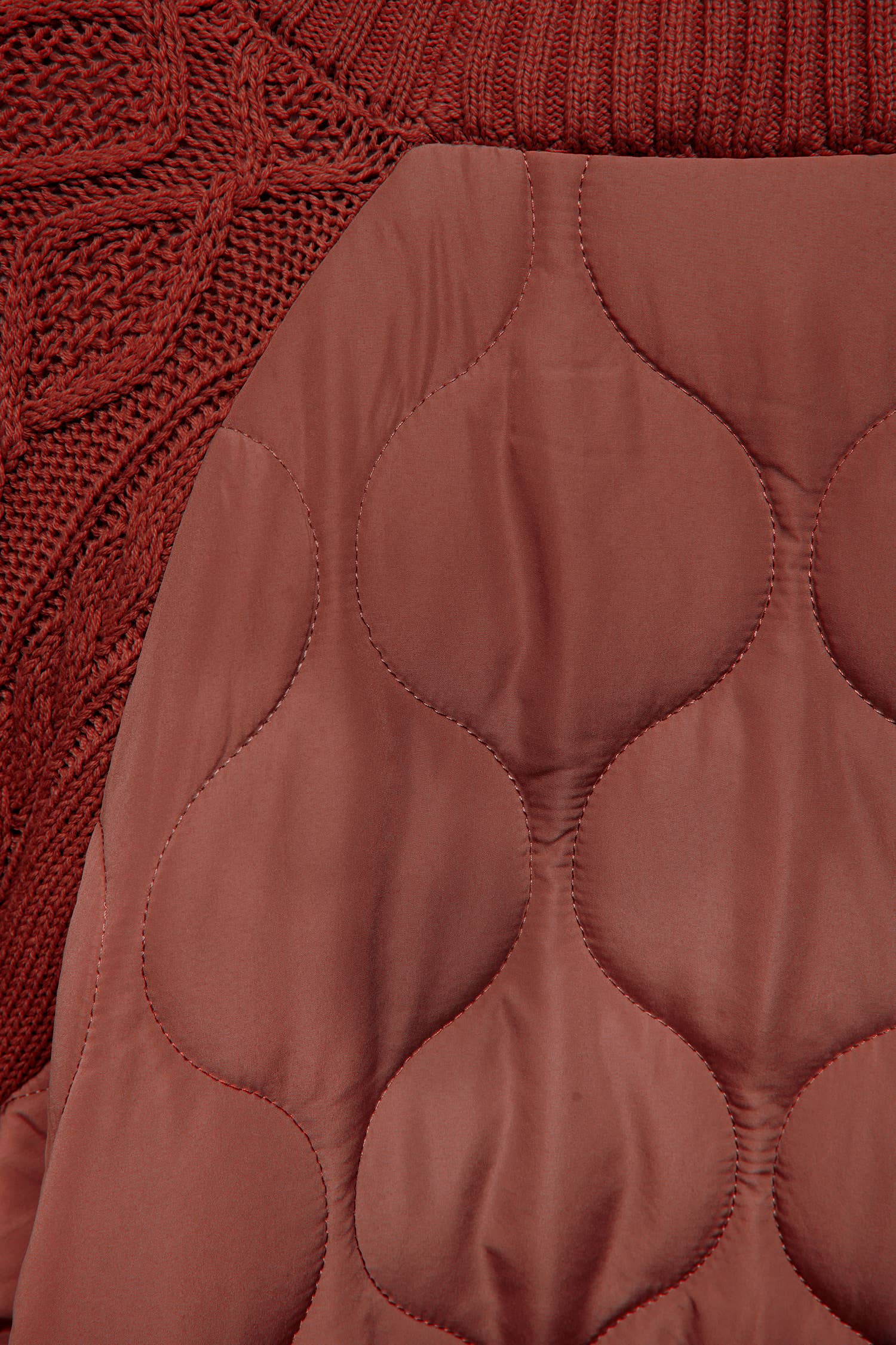 Maglione in Maglia Strutturata con Retro Imbottito