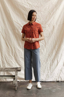Camicia a maniche corte Lana con motivo piramidi color ruggine