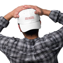 Cappellino dad hat ricamato “Just a Guy Who Loves Negronis”