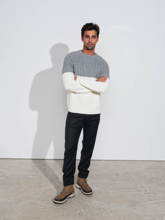 Maglione a trecce morbido con maniche lunghe e bordi a costine