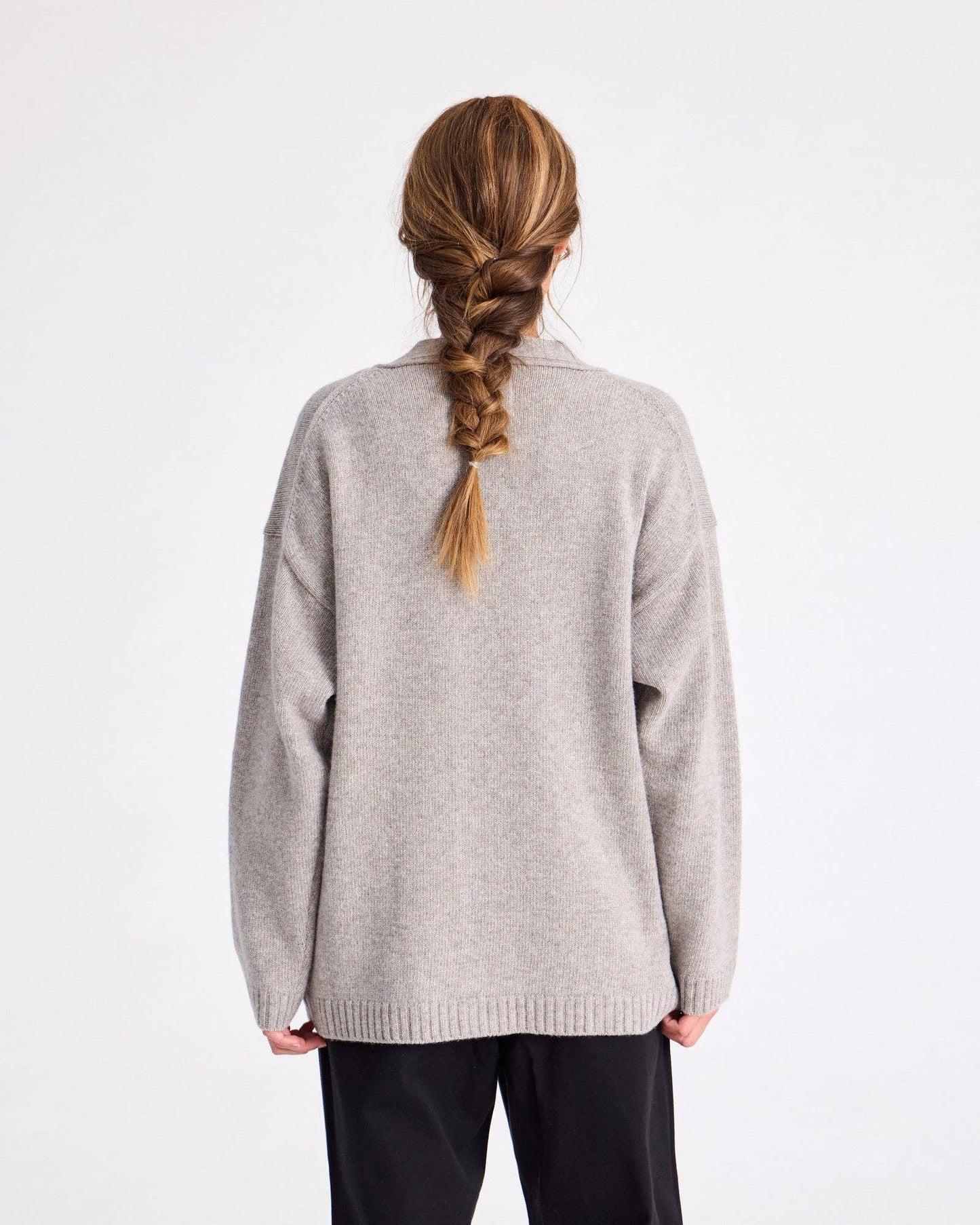 Cardigan Edith in lana d’agnello grigio pietra