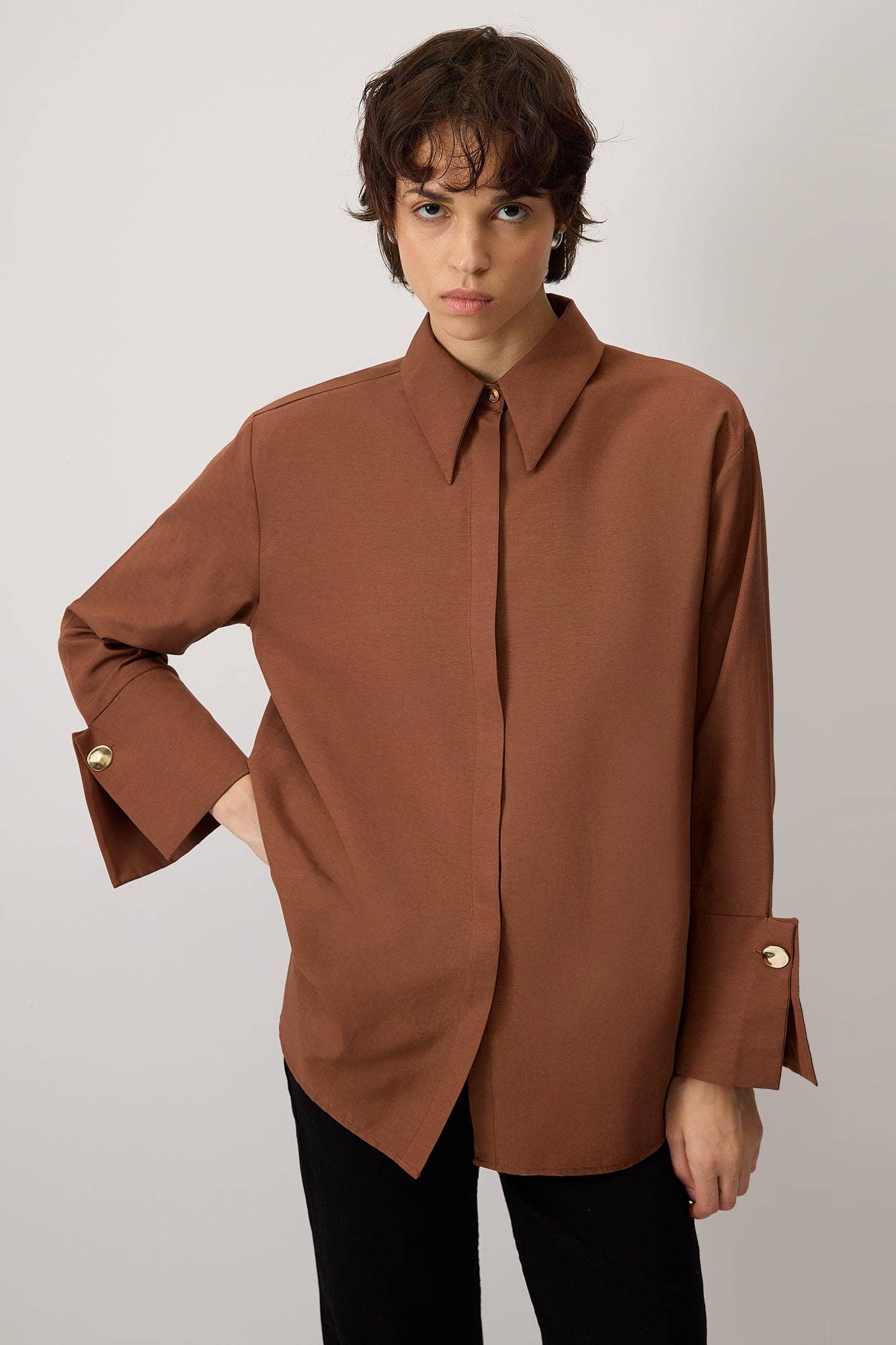 Camicia oversize in popeline misto cotone con maxi polsini