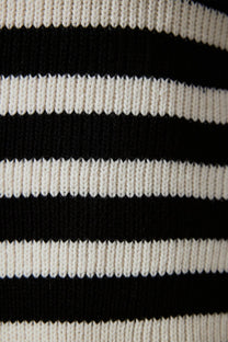 Cardigan in maglia a righe con bottoni dorati