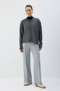 Pantaloni a pieghe con vita elasticizzata