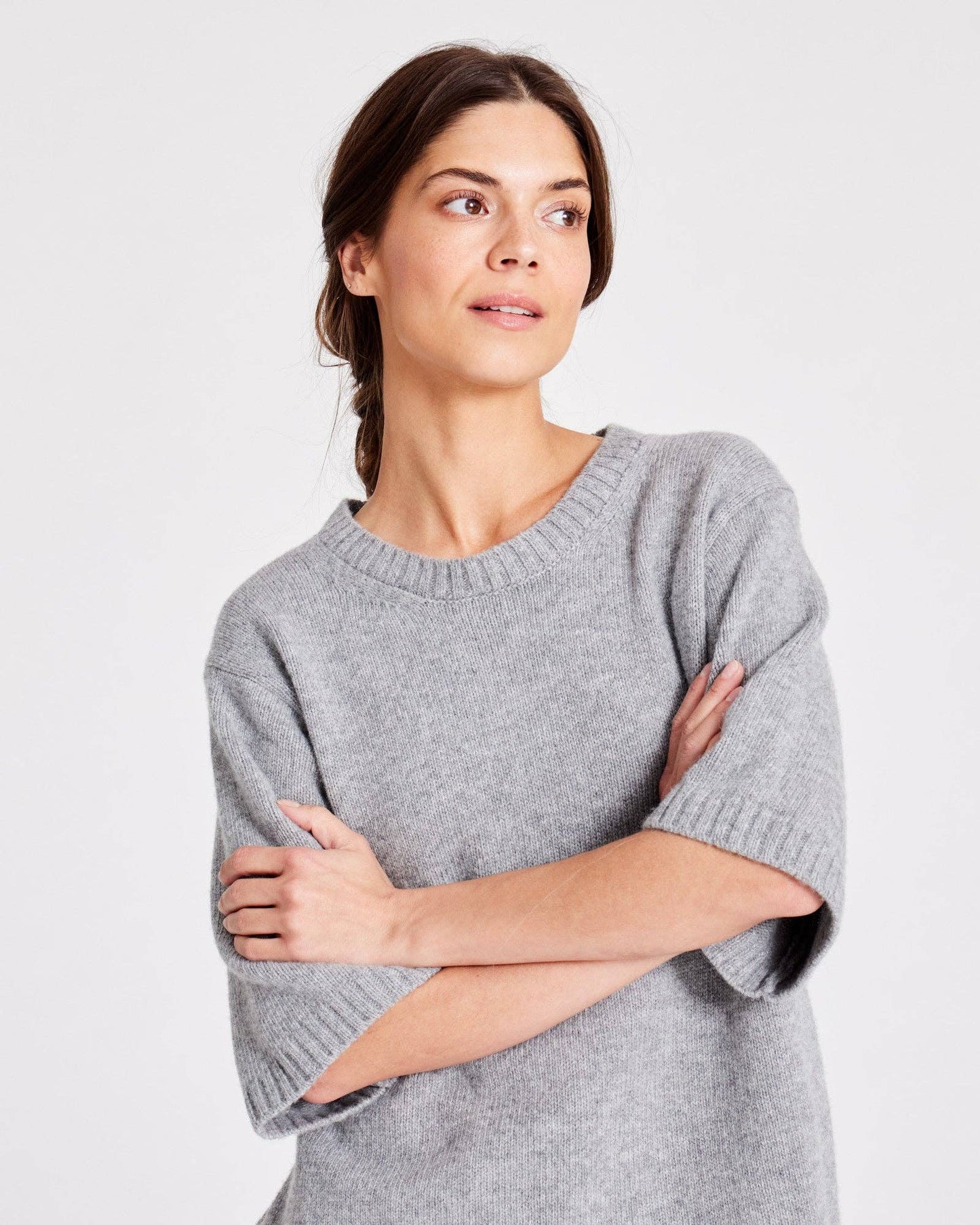 Maglione in lana d’agnello biologica a maniche corte grigio mélange