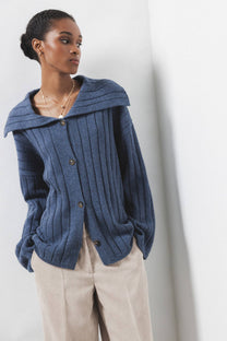 Cardigan a coste con collo a scialle e bottoni