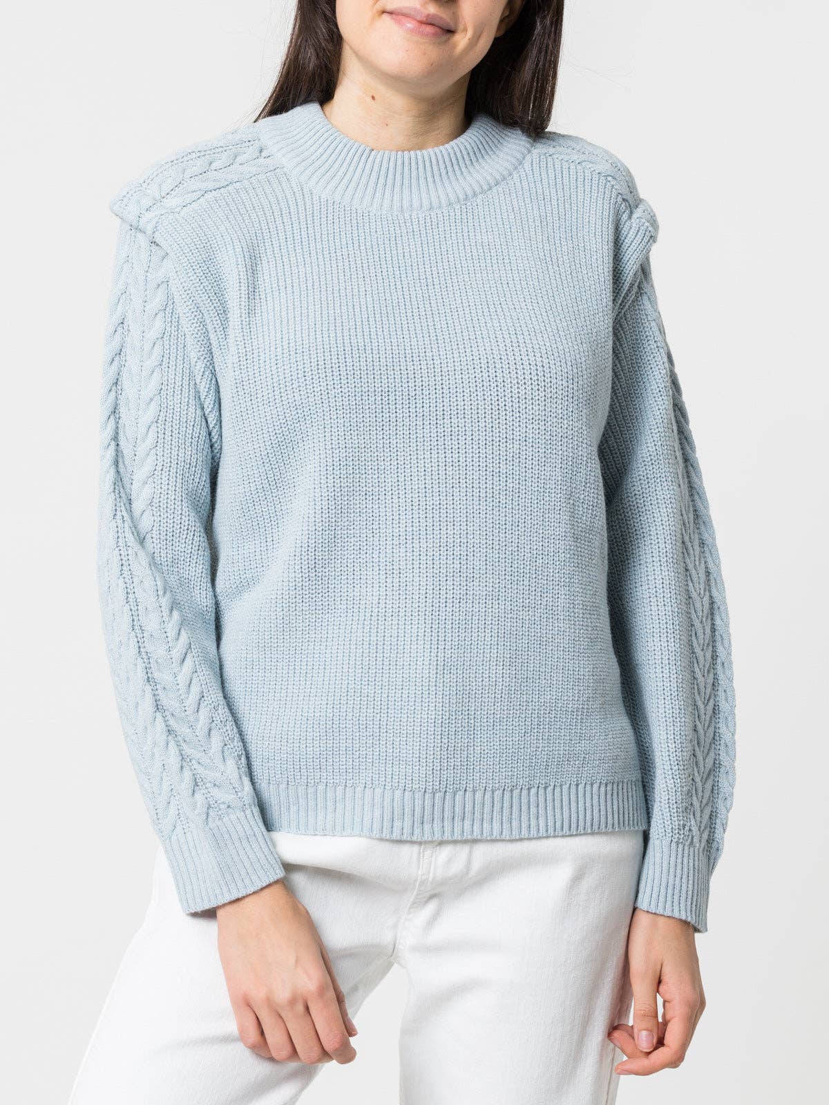 Maglione in maglia con trecce e spalle strutturate