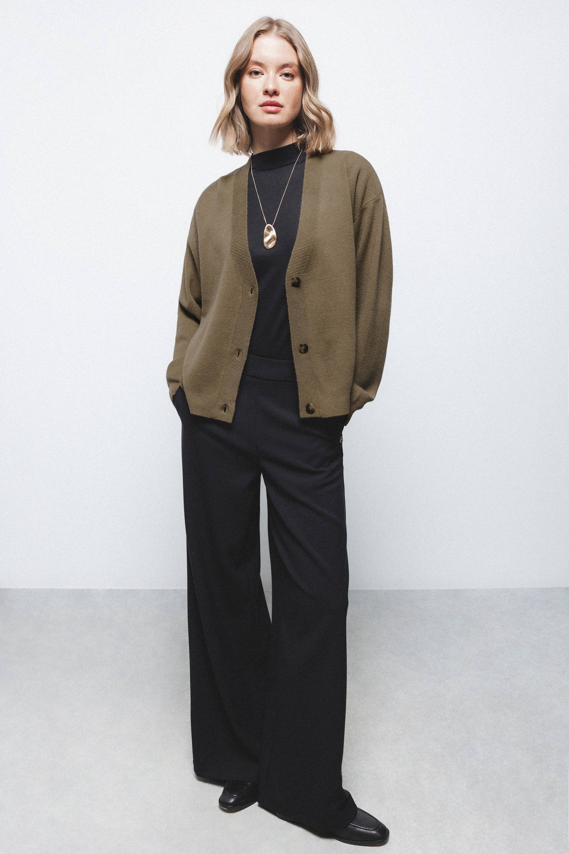 Cardigan in maglia con scollo a V