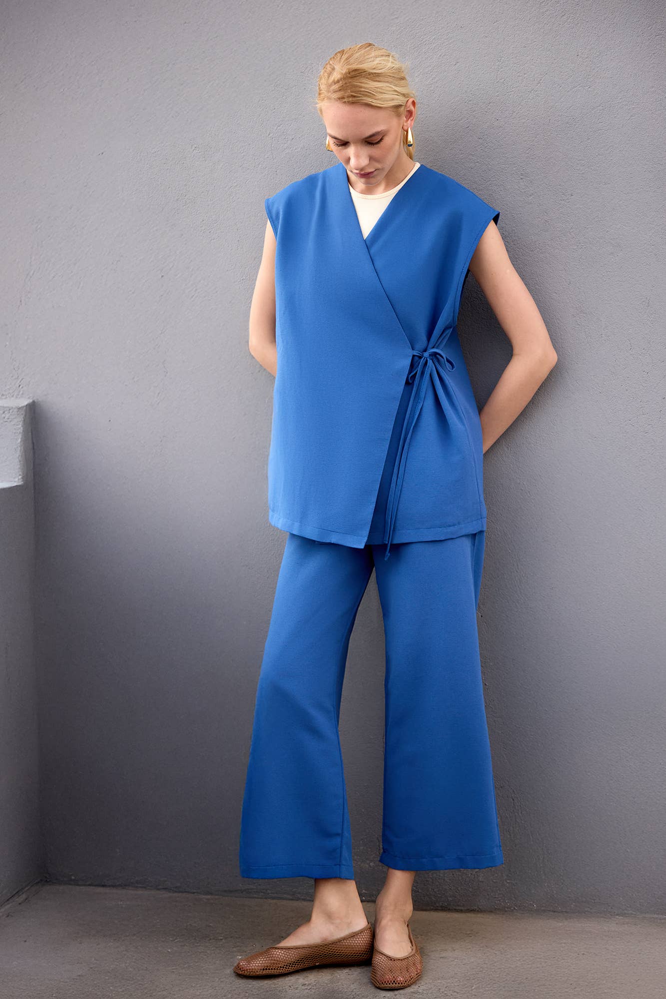 Completo gilet e pantaloni in misto lino indaco