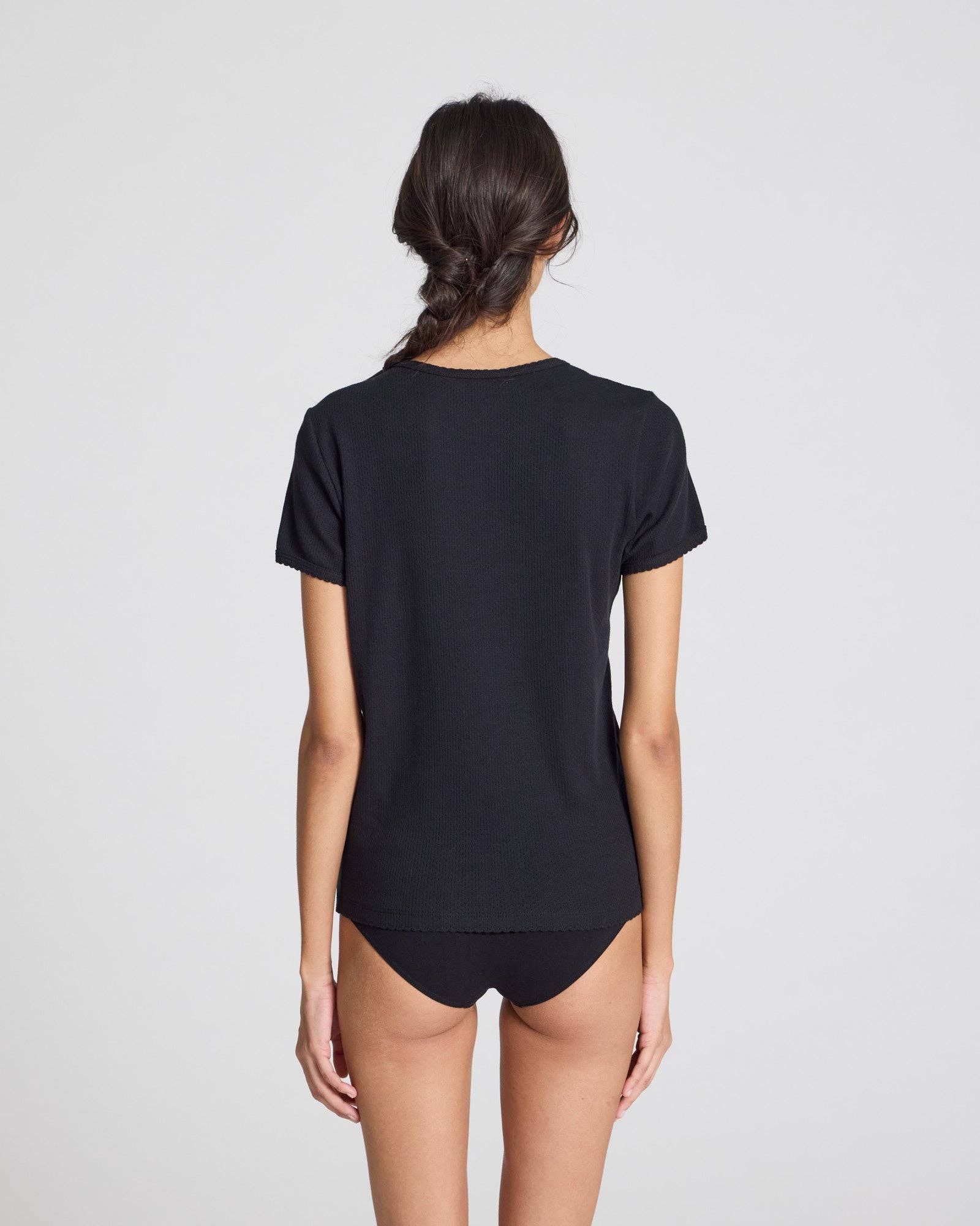 T-shirt Chrisstine in cotone biologico nero con dettagli in pizzo