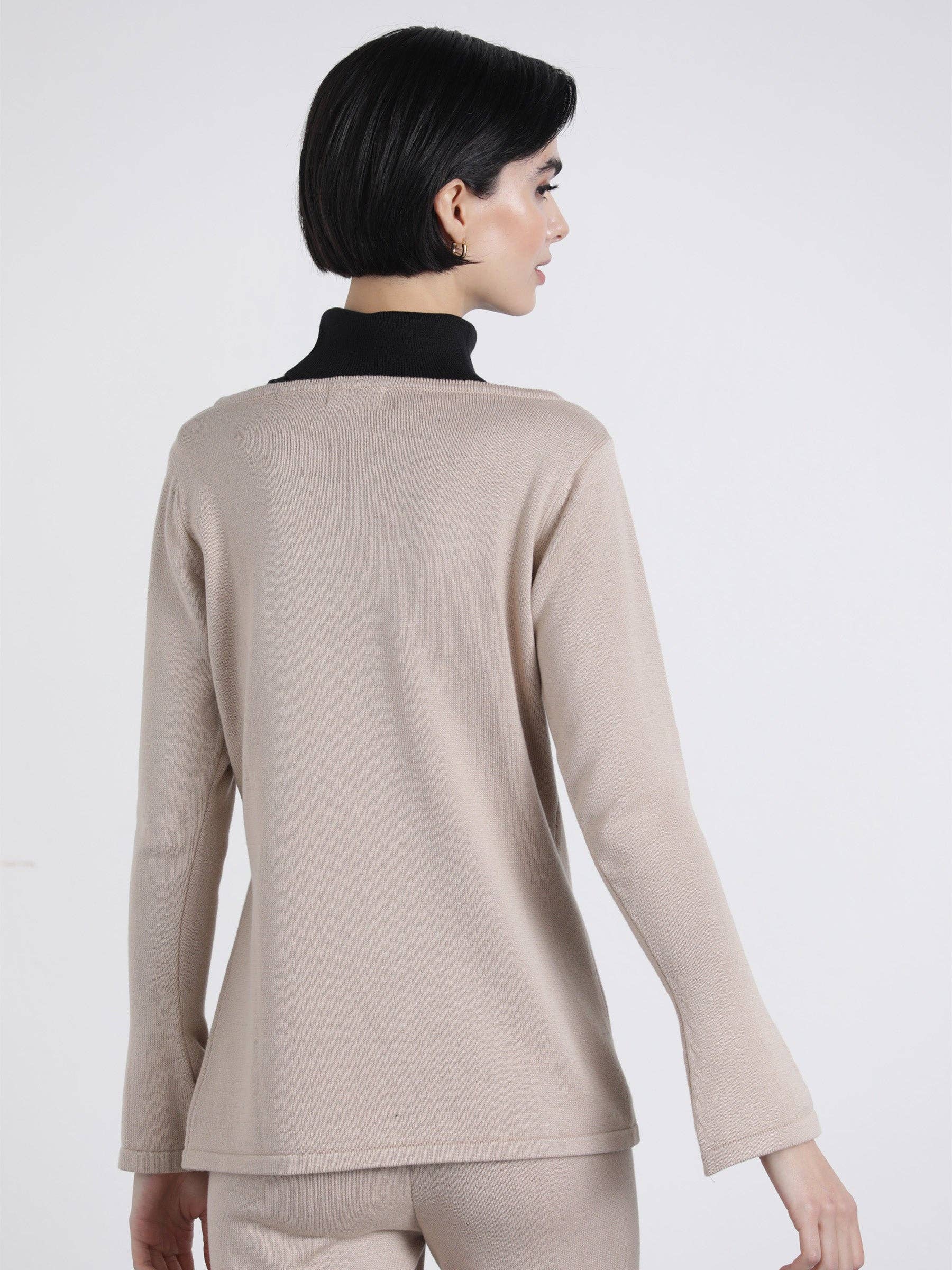 Maglia in Maglia con Scollo Laterale e Manica Lunga